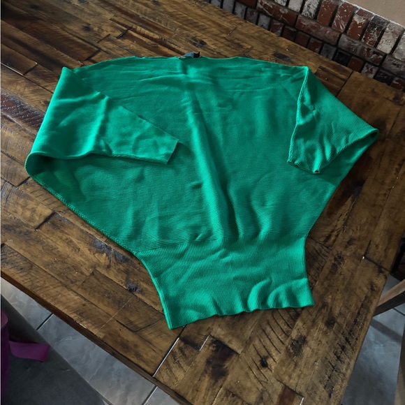 New York & Company Emerald Green Sweater - Picture 1 of 6